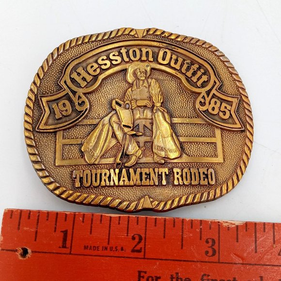 PRCA Rodeo Belt Buckle Hesston Outfit Tournament 1985 Cowboy Western Wear - Picture 2 of 9